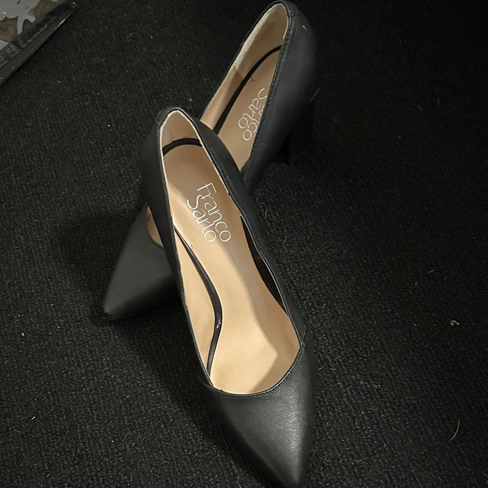 Franco Sarto Classic Black Heels - Picture 1 of 9